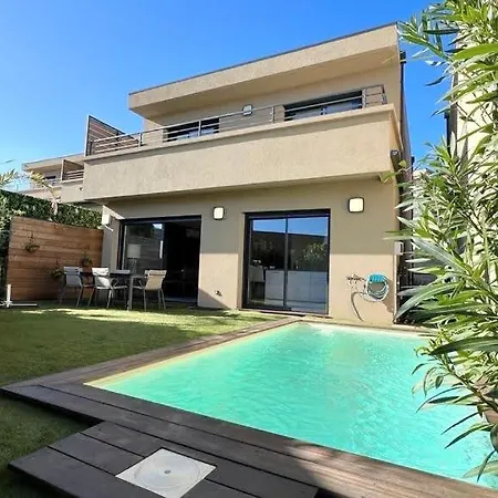 Avec Piscine Privative Villa